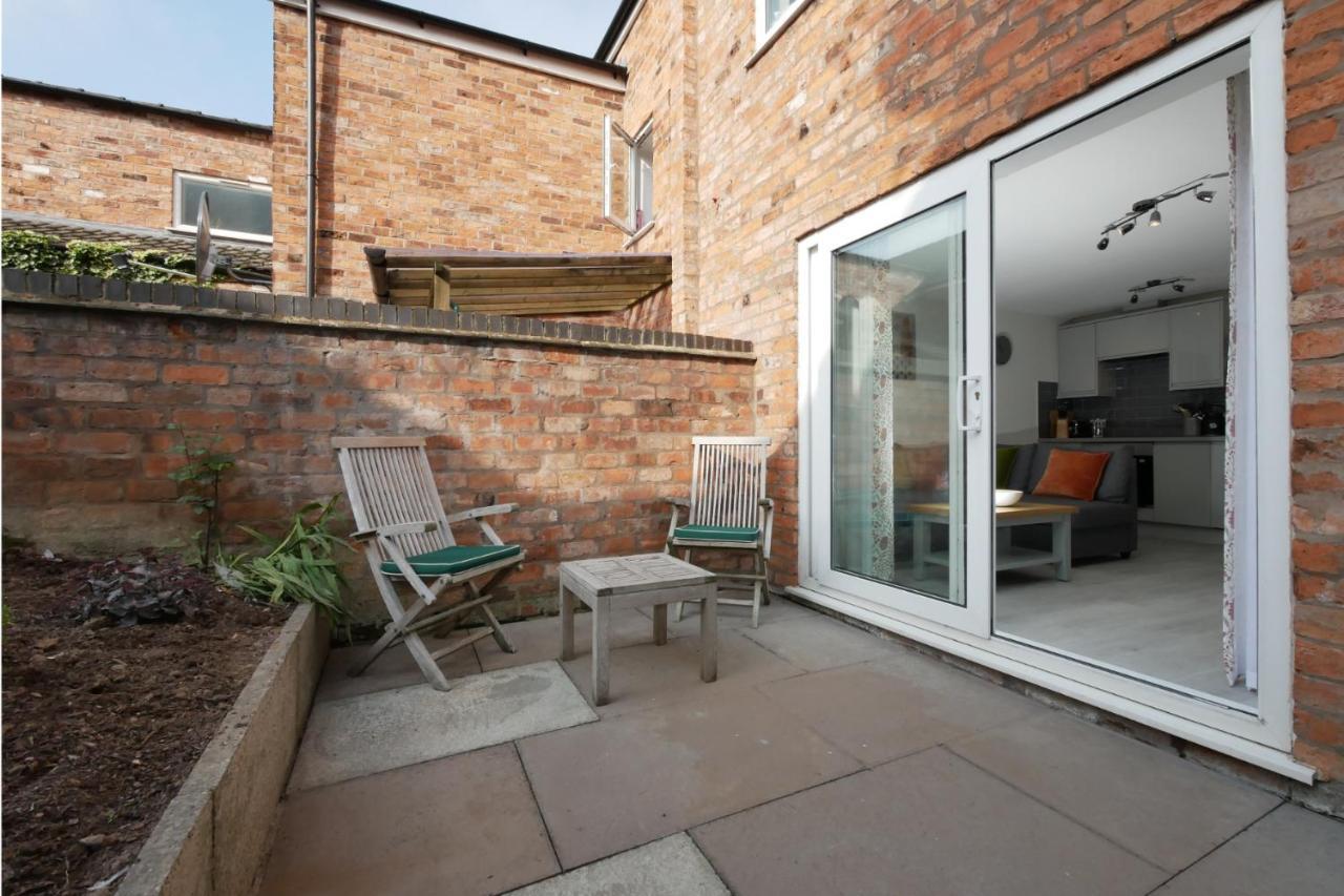 شقة Crewe Short Lets 8 Victoria Court, كرو المظهر الخارجي الصورة
