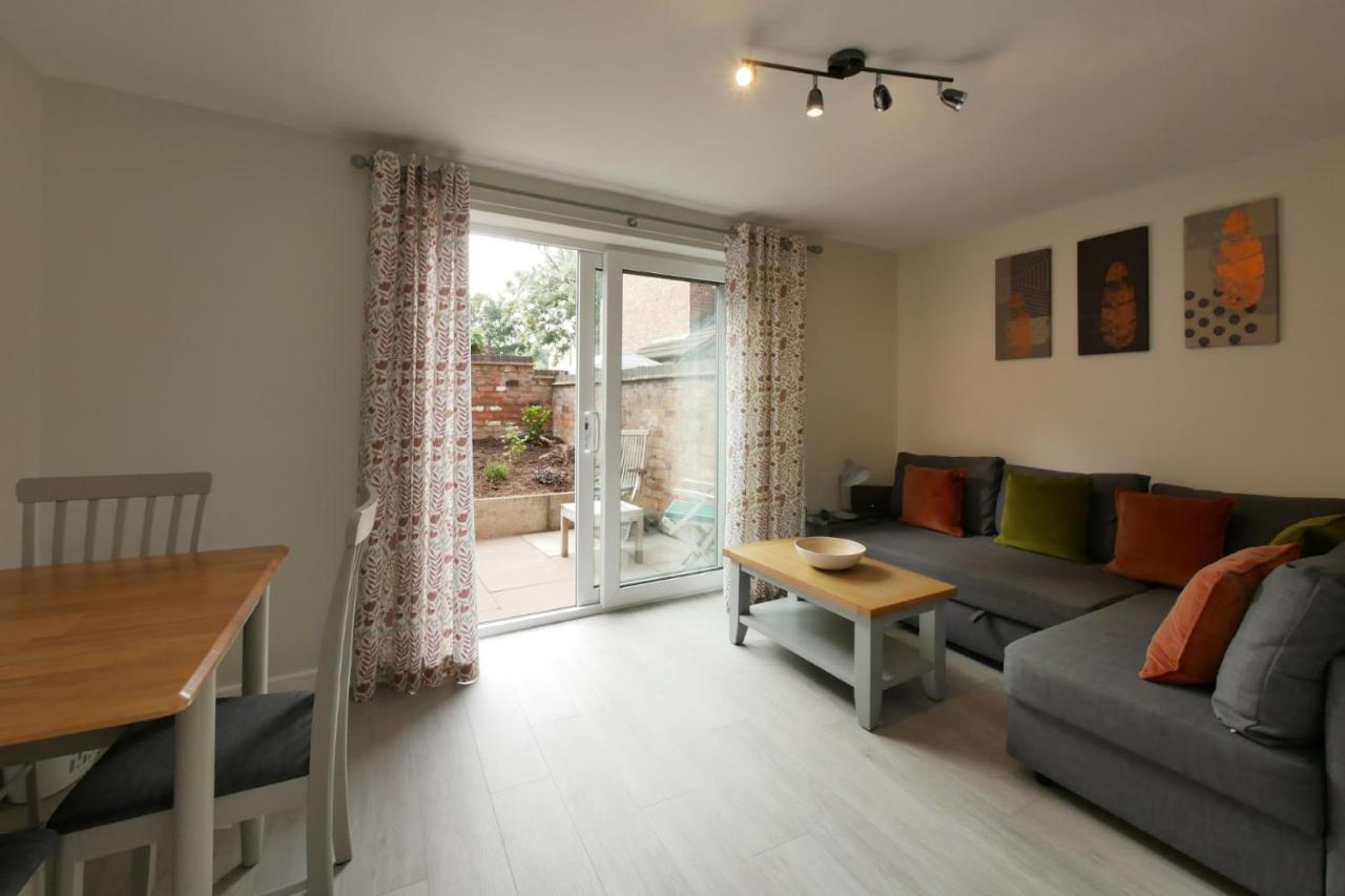 شقة Crewe Short Lets 8 Victoria Court, كرو المظهر الخارجي الصورة